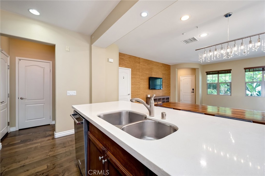 45 Iceberg Rose Property Photo 16