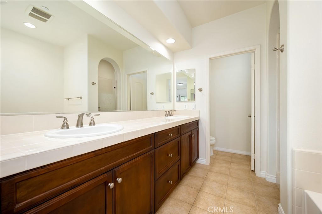 45 Iceberg Rose Property Photo 28