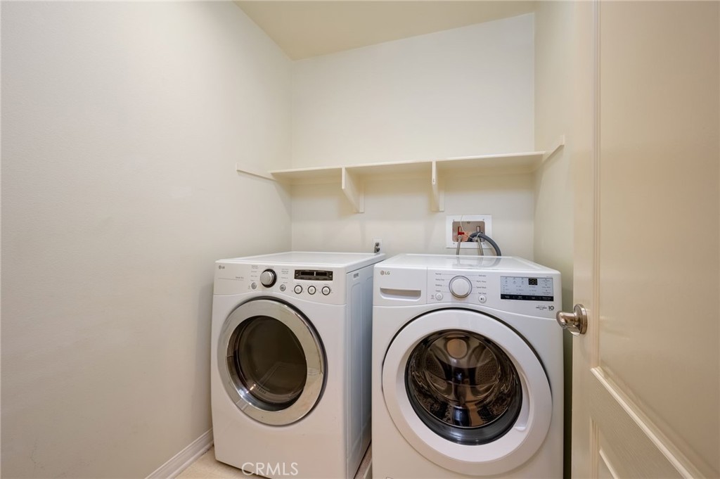45 Iceberg Rose Property Photo 43