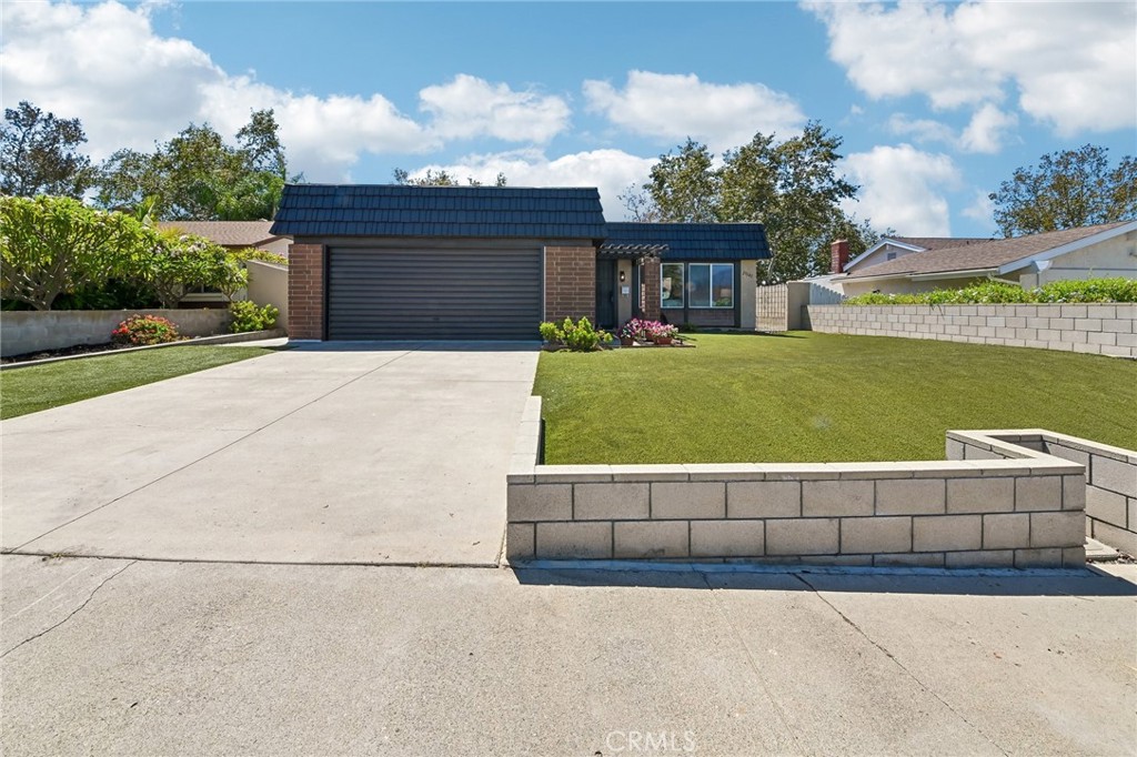 25141 Madeira Property Photo 1