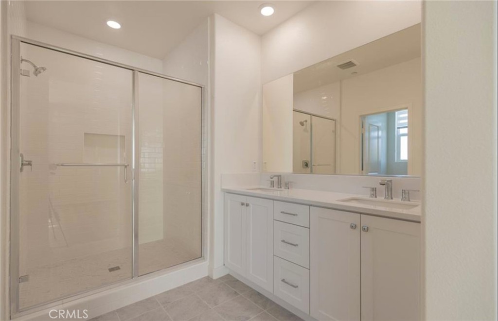 340 Tank Property Photo 18