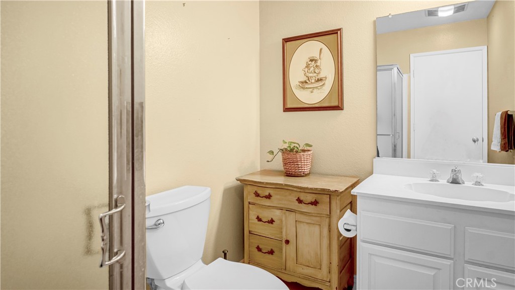 2401 Via Mariposa W 2a Property Photo 12