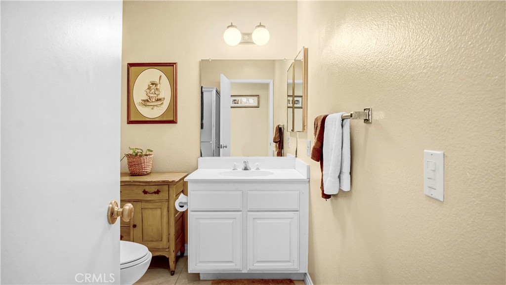 2401 Via Mariposa W 2a Property Photo 13