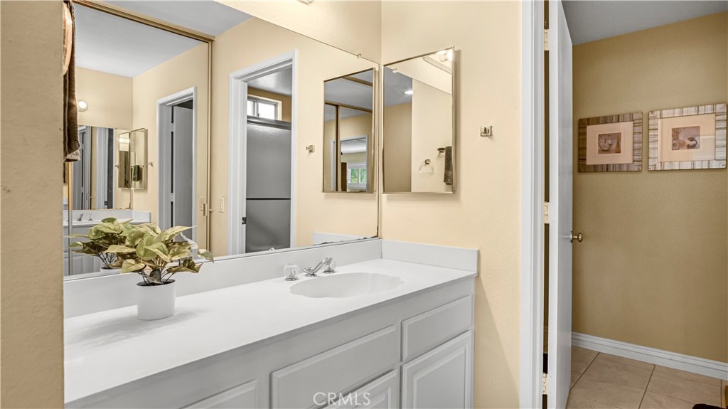 2401 Via Mariposa W 2a Property Photo 25
