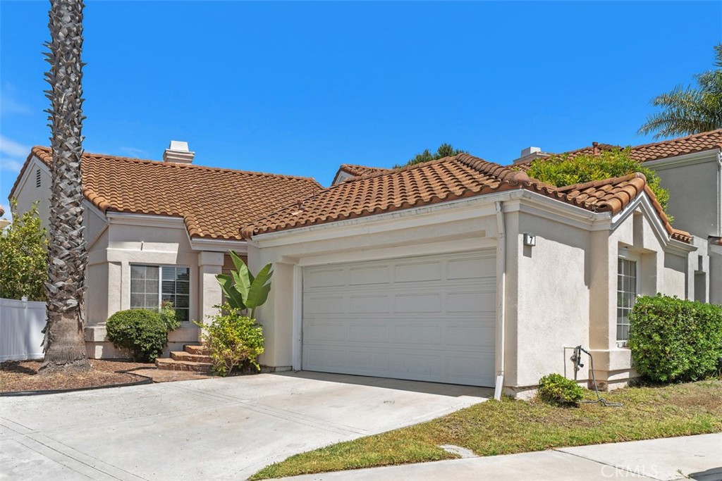 7 Del Perlatto Property Photo 1
