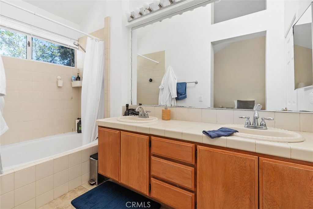7 Del Perlatto Property Photo 10