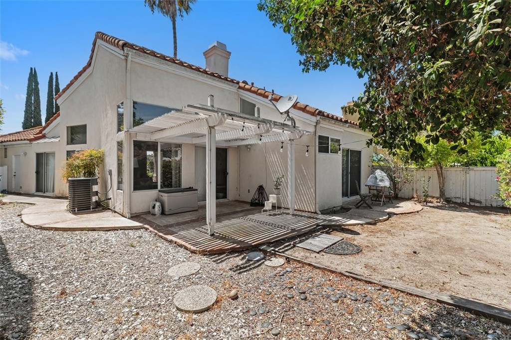 7 Del Perlatto Property Photo 13