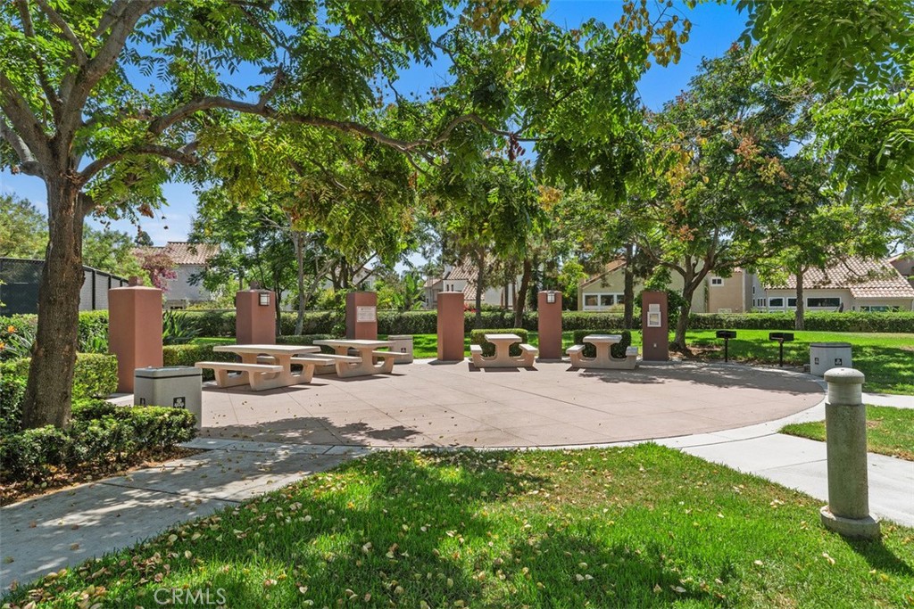 7 Del Perlatto Property Photo 24