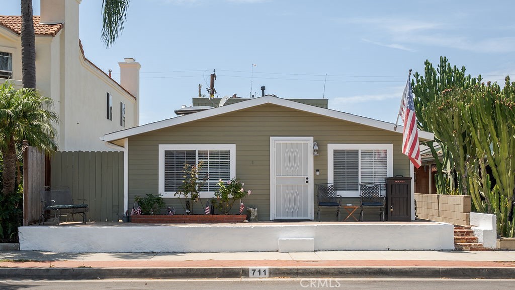 711 Huntington Property Photo 1