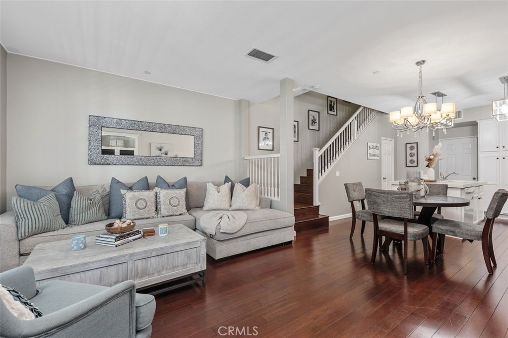 25 Platinum Property Photo 5