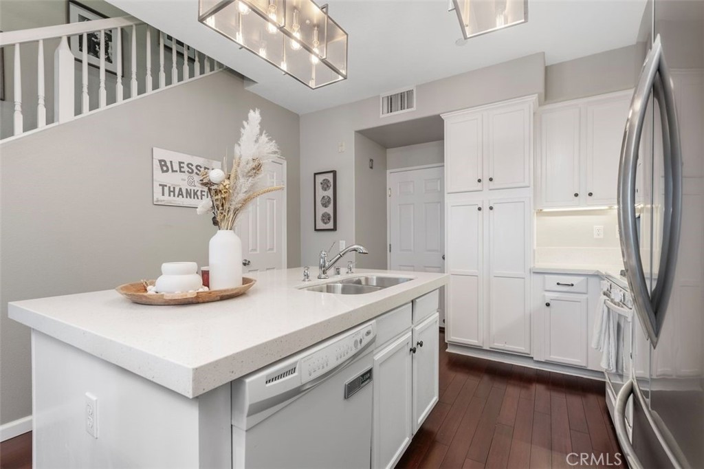 25 Platinum Property Photo 16