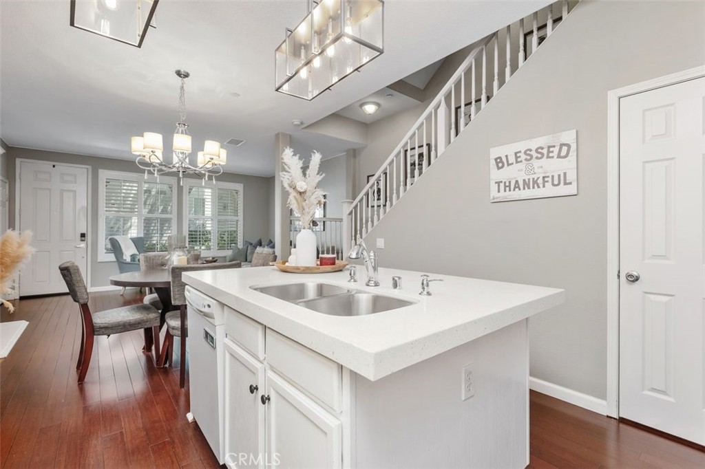 25 Platinum Property Photo 17