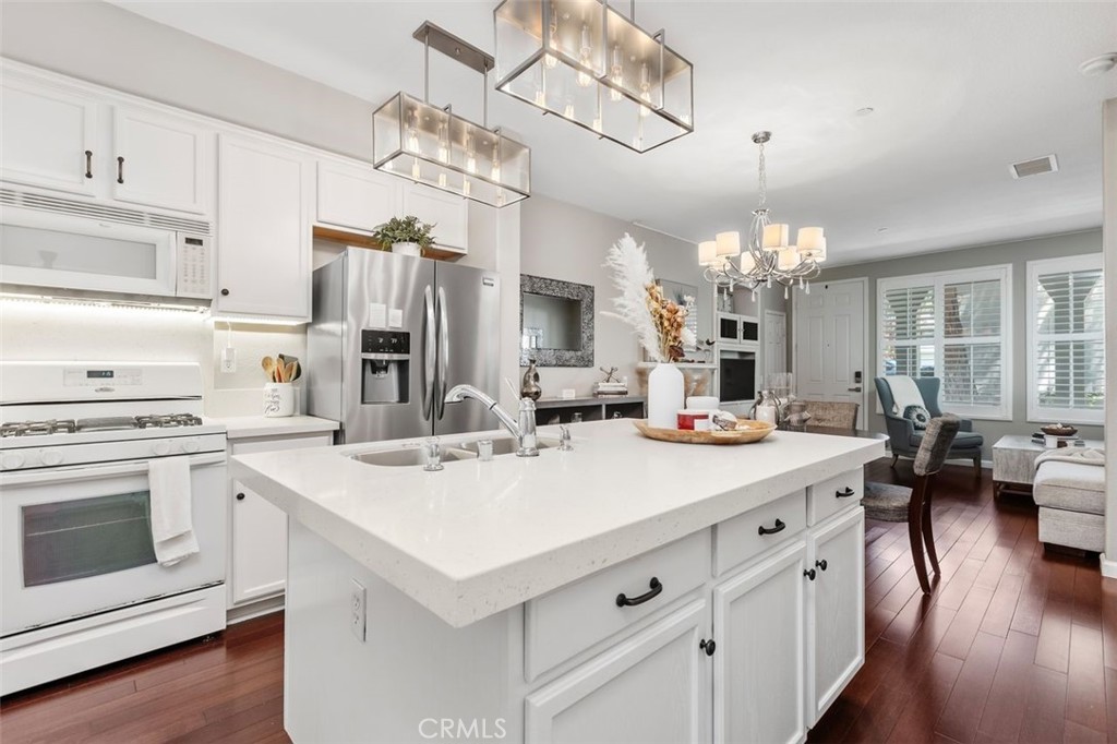 25 Platinum Property Photo 19