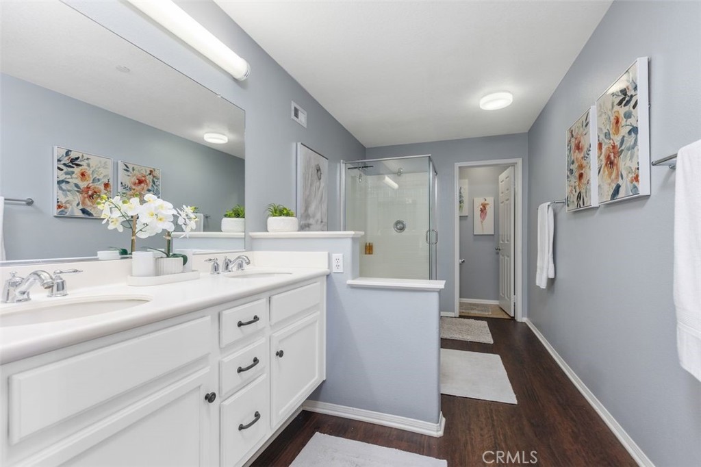 25 Platinum Property Photo 23