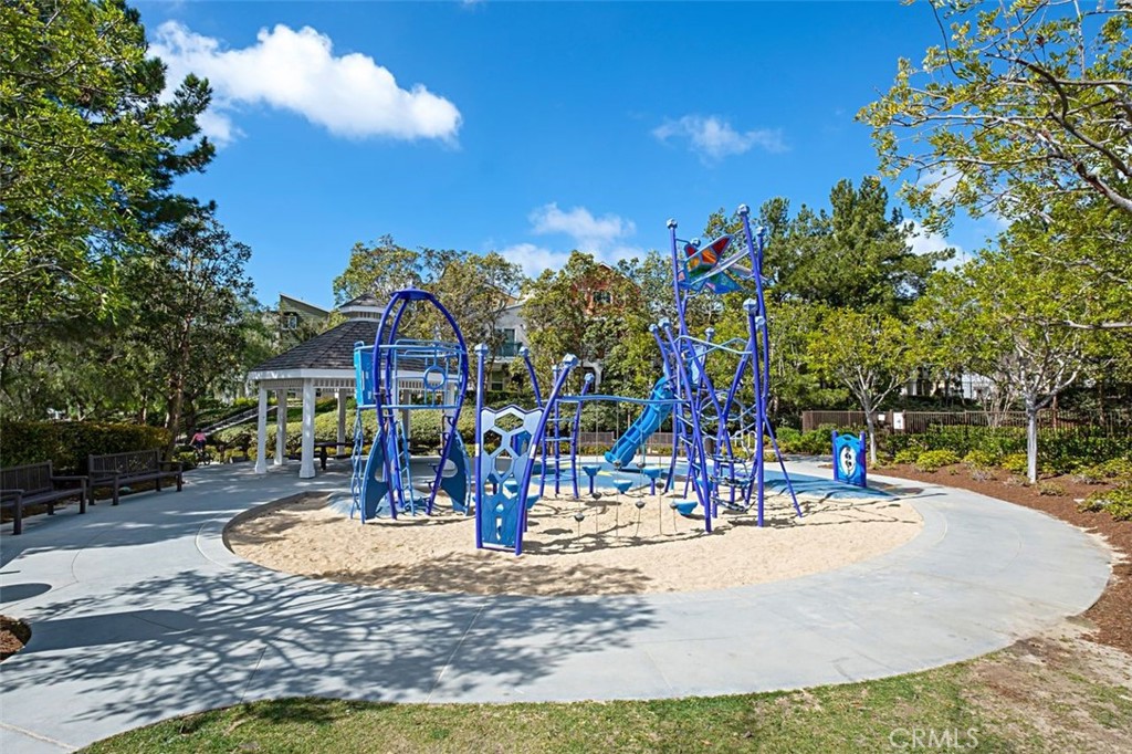 25 Platinum Property Photo 37