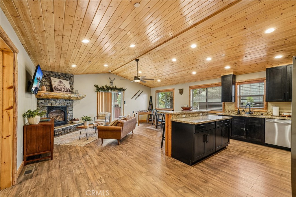 933 Spruce Property Photo 32