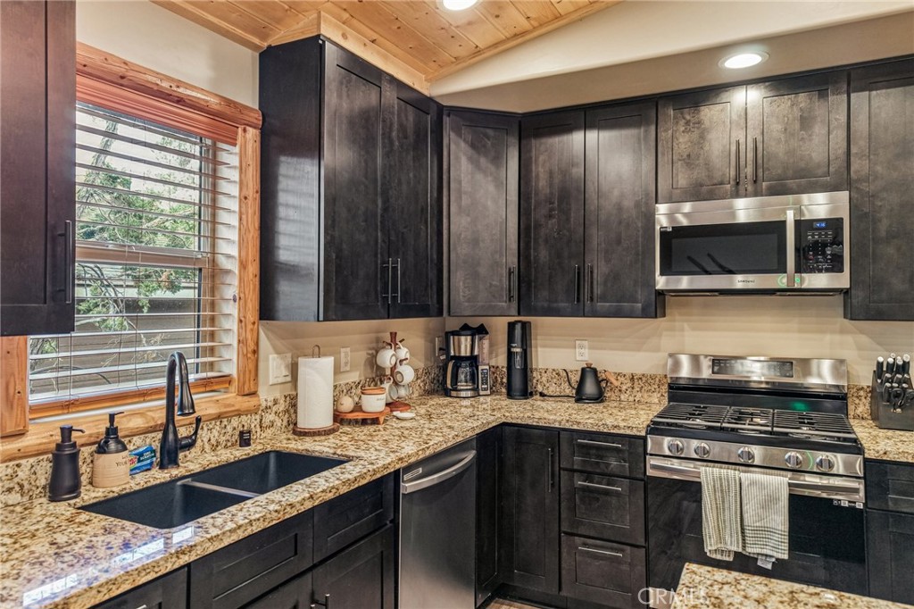 933 Spruce Property Photo 48