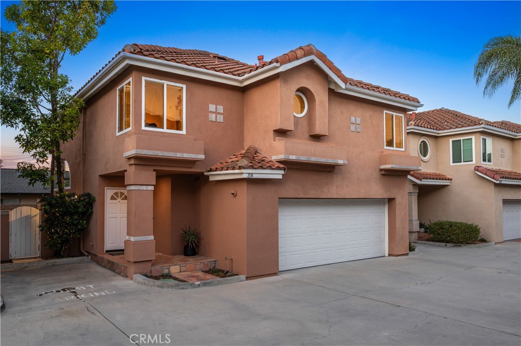208 Calabria Court Property Photo 1