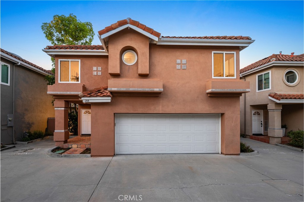 208 Calabria Court Property Photo 12