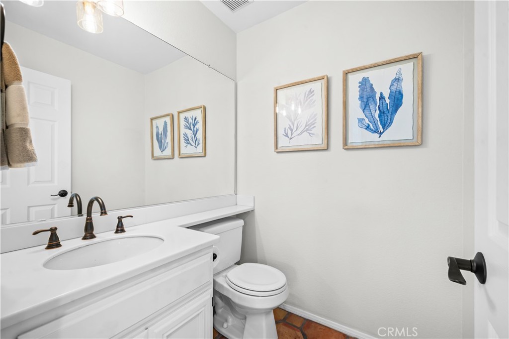 208 Calabria Court Property Photo 26