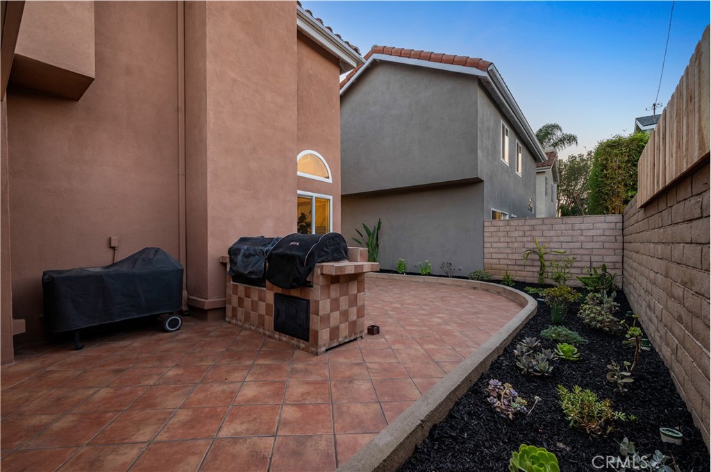 208 Calabria Court Property Photo 41