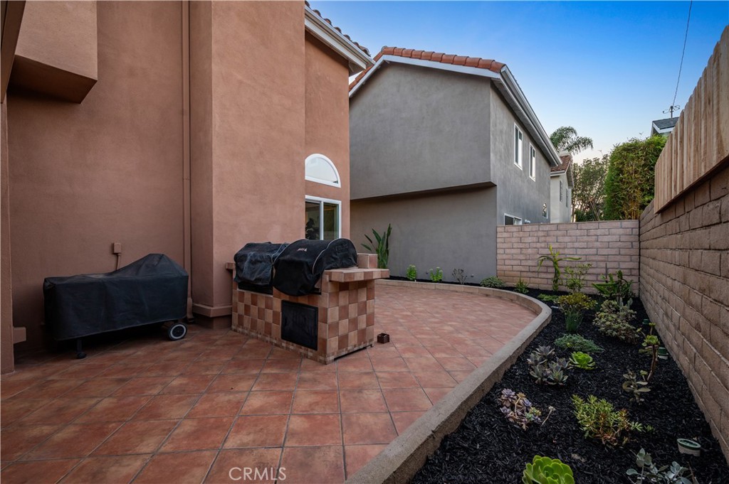 208 Calabria Court Property Photo 42