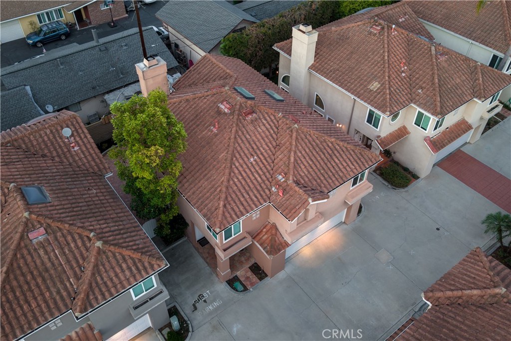 208 Calabria Court Property Photo 44