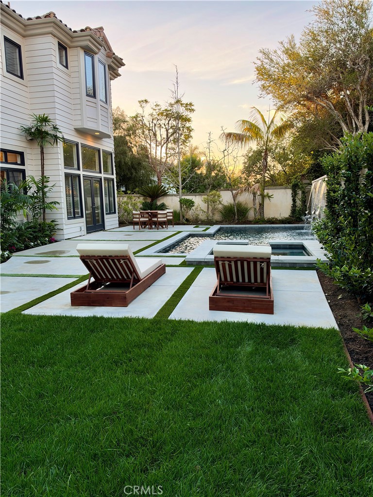 9 Gray Stone Way Property Photo 4