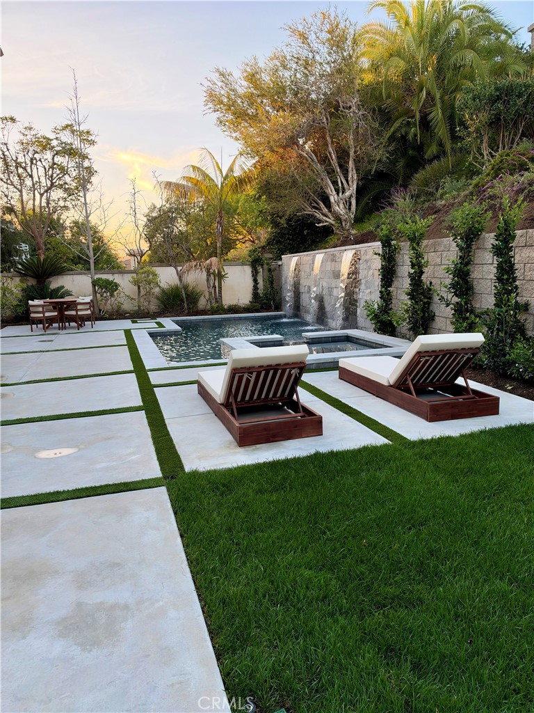 9 Gray Stone Way Property Photo 5