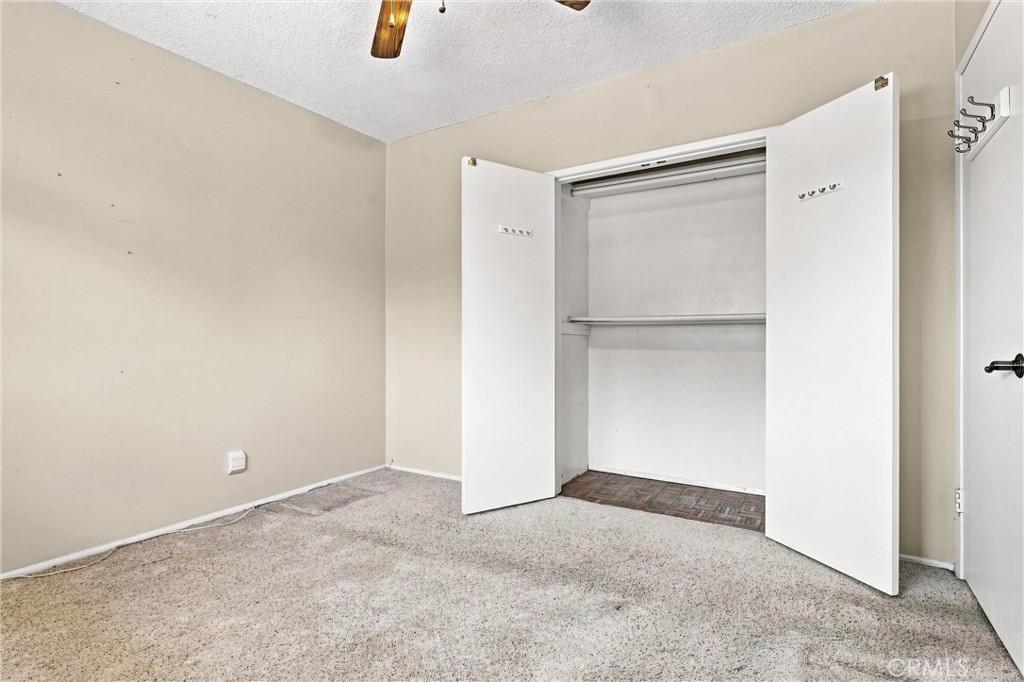220 Knox Place Property Photo 8