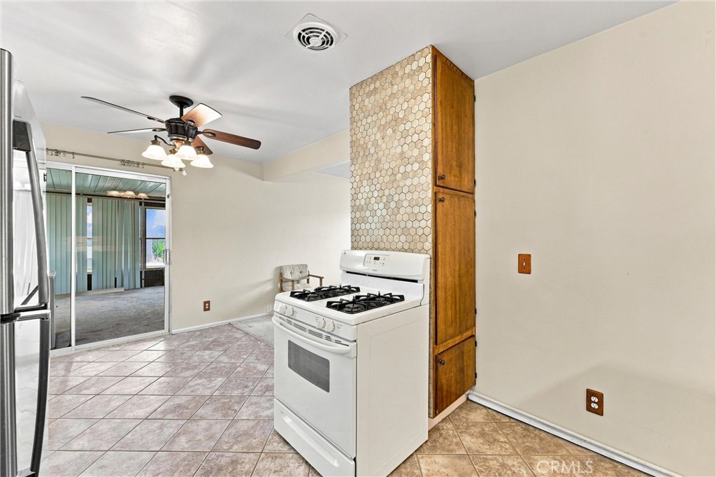 220 Knox Place Property Photo 14
