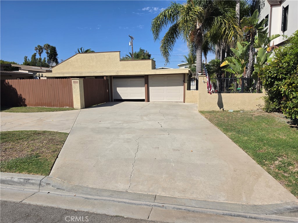 2212 Laurel Property Photo 1