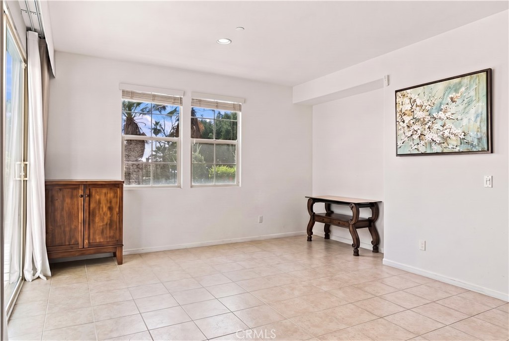 858 E Manresa Property Photo 14