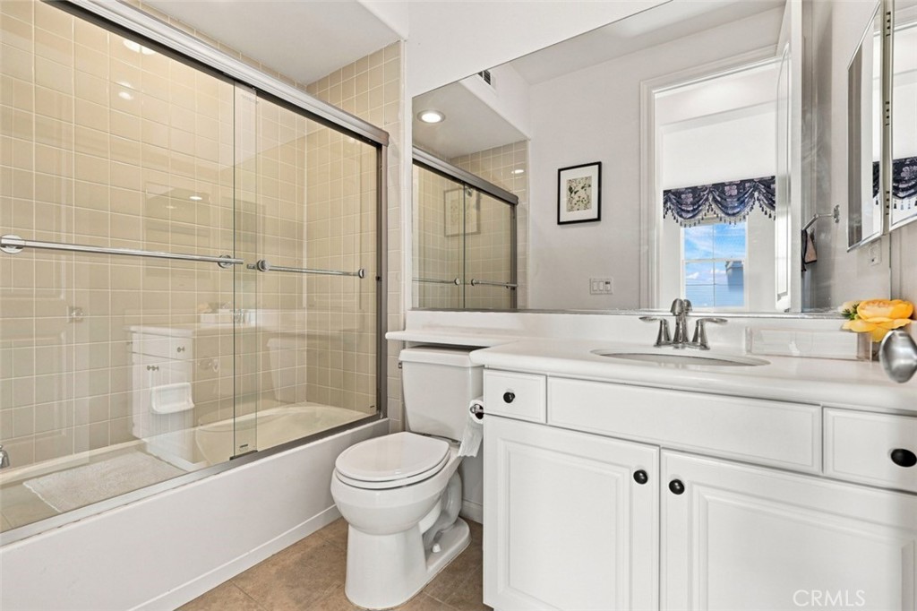 858 E Manresa Property Photo 36