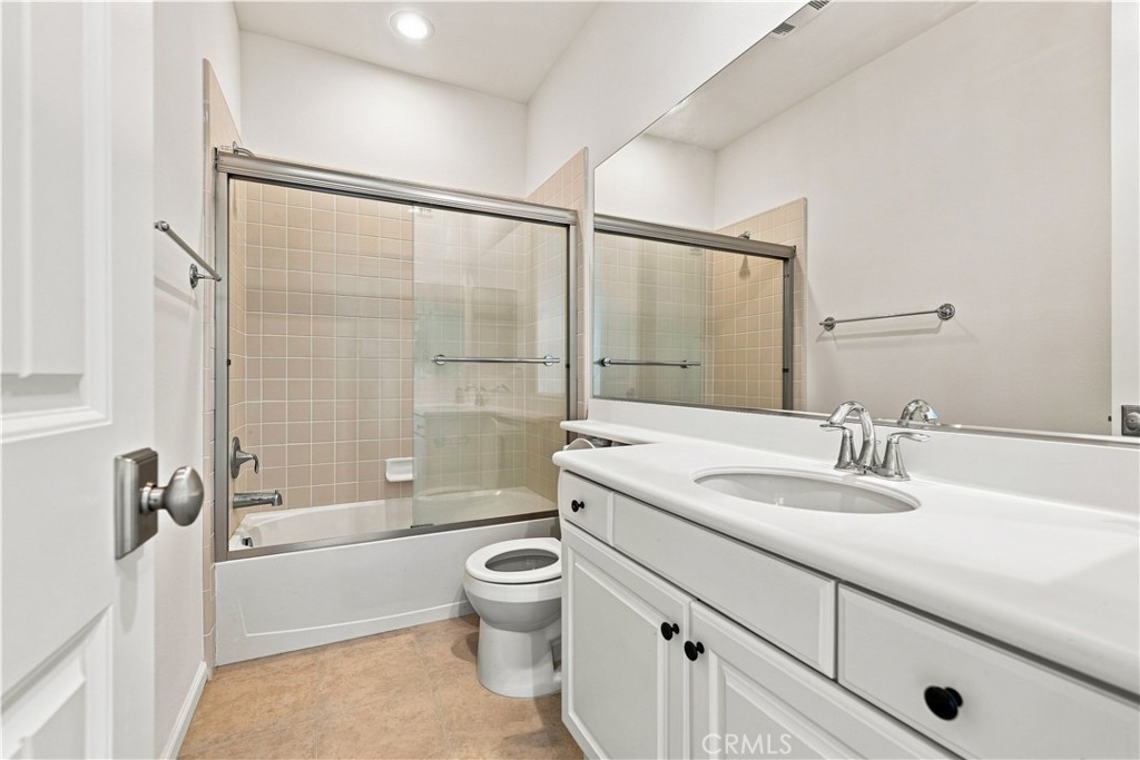 858 E Manresa Property Photo 42