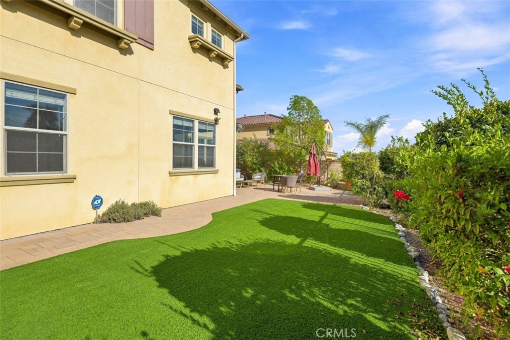 858 E Manresa Property Photo 46