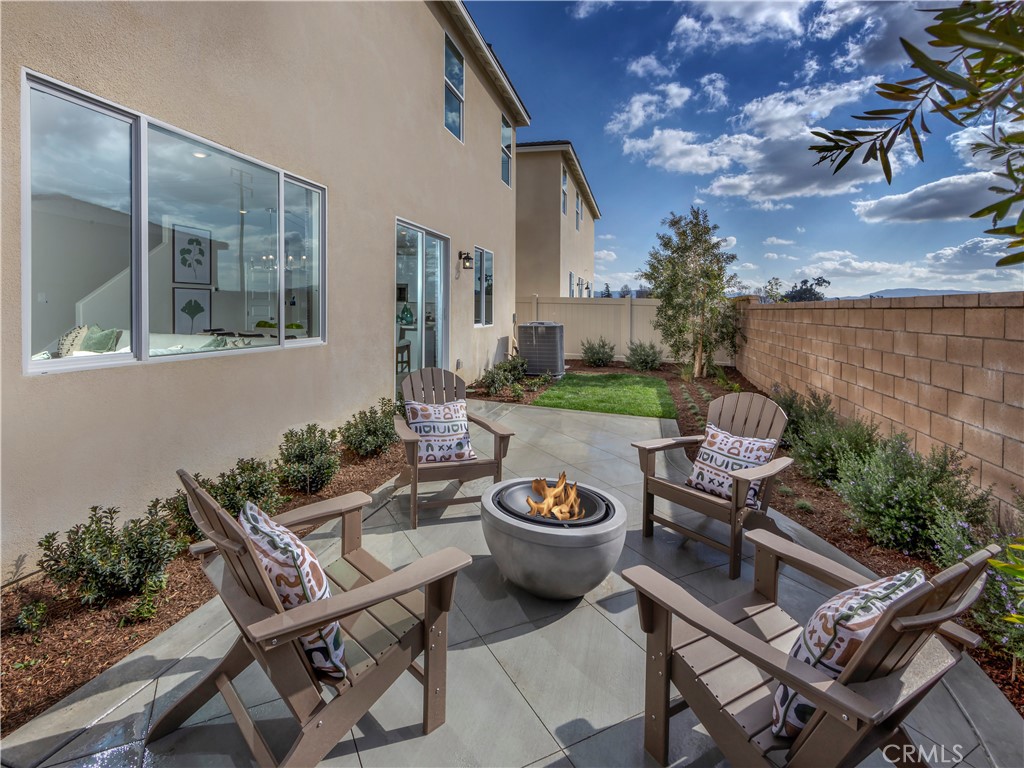 2038 Grapefruit Street Property Photo 14
