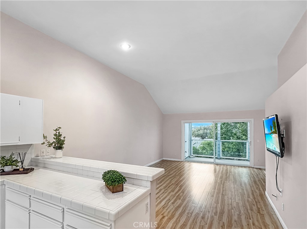 24471 Lantern Hill D Property Photo 5