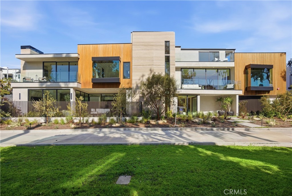 400 Heliotrope Property Photo 1