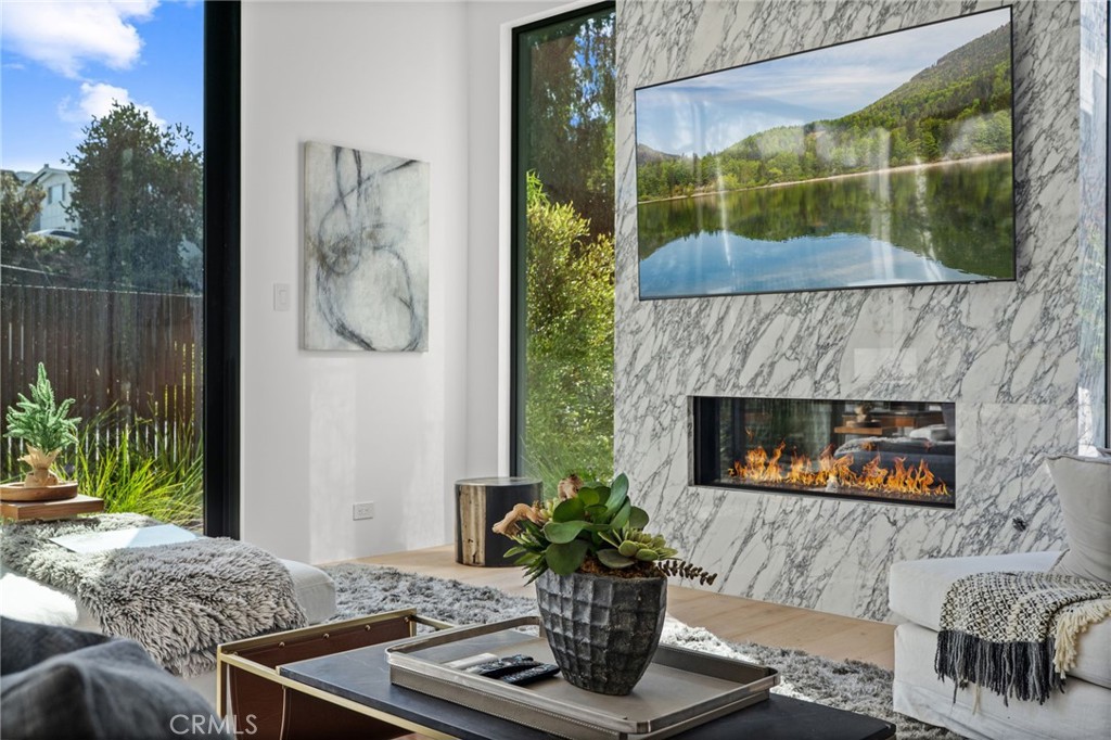 400 Heliotrope Property Photo 8