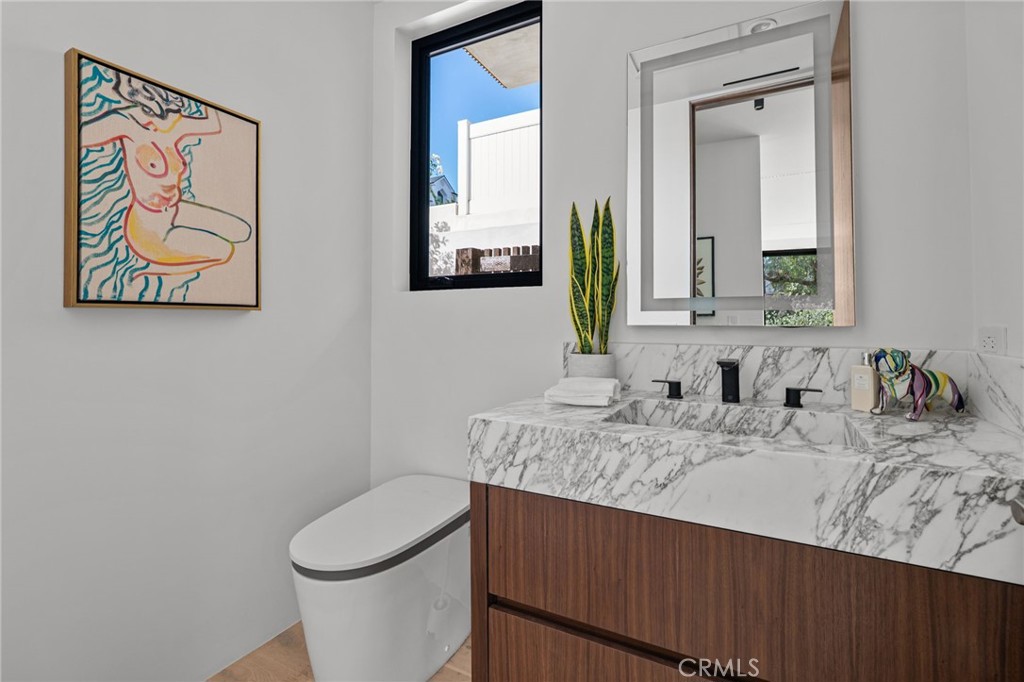 400 Heliotrope Property Photo 11