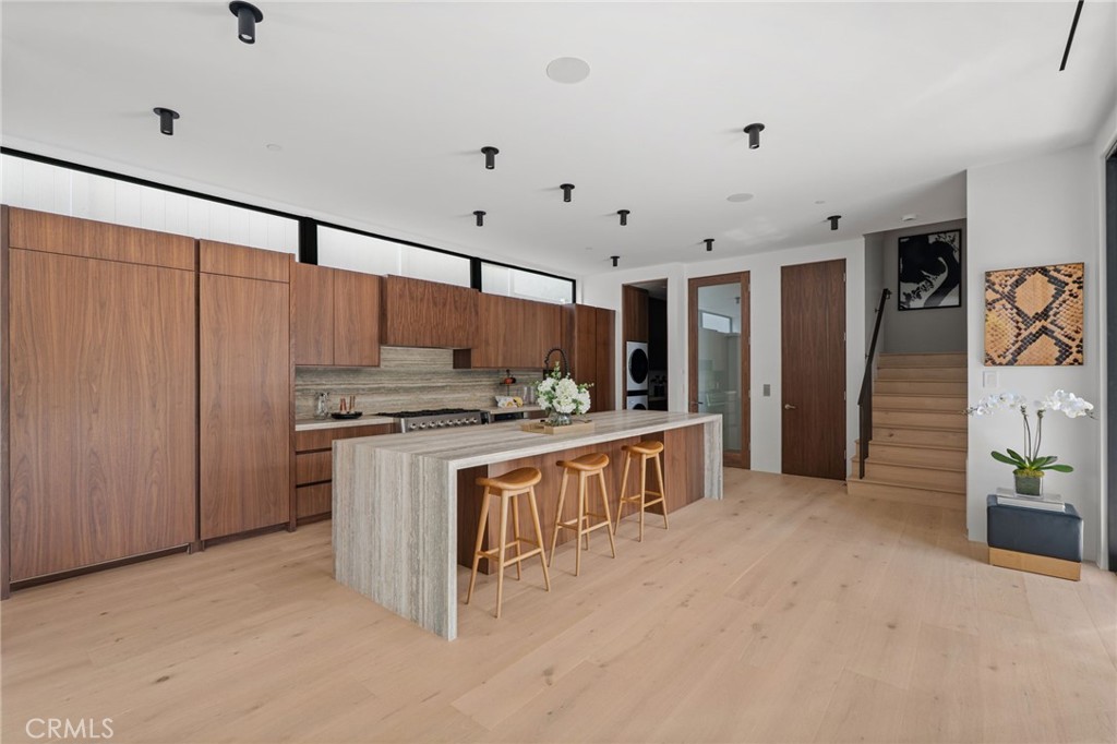 400 Heliotrope Property Photo 15