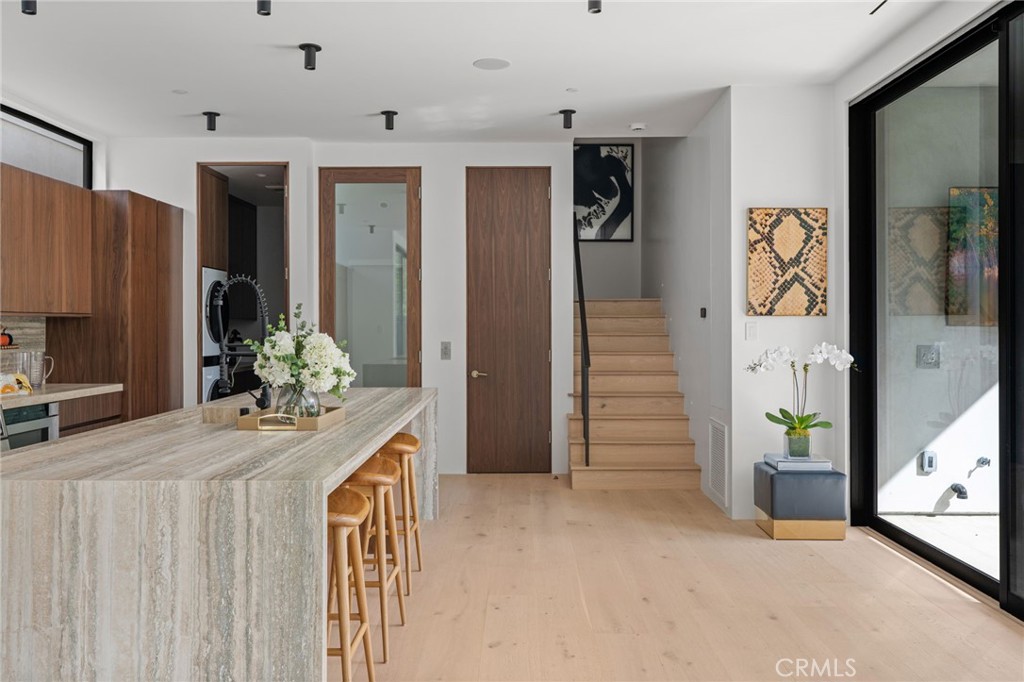 400 Heliotrope Property Photo 16