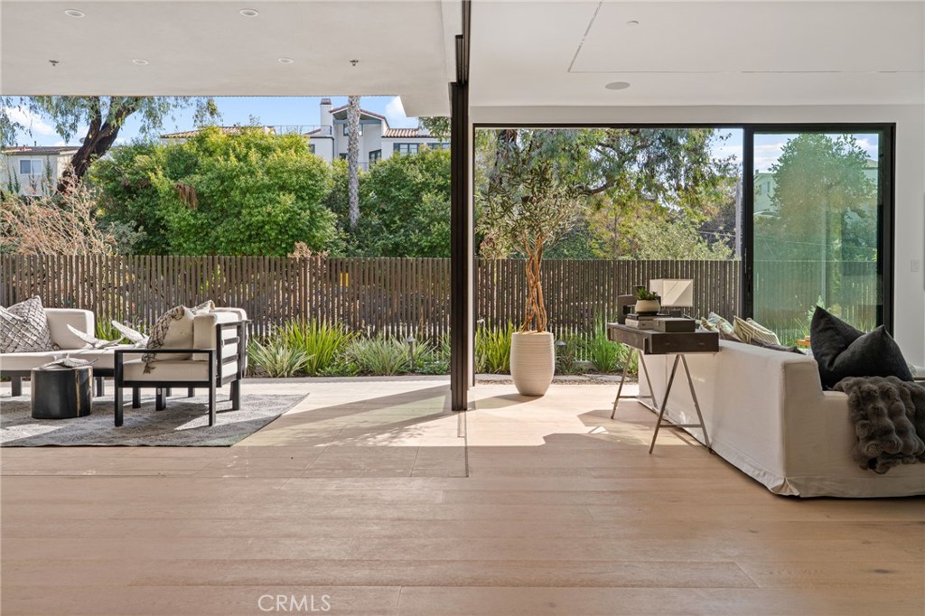 400 Heliotrope Property Photo 17