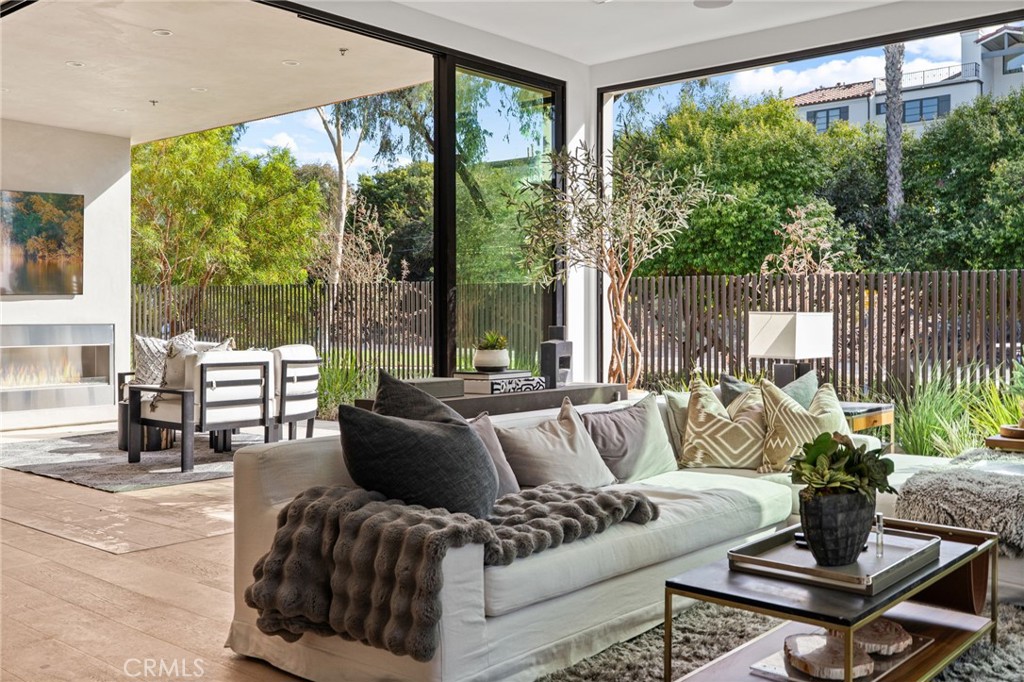 400 Heliotrope Property Photo 18