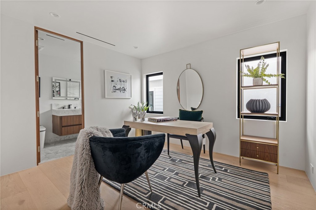 400 Heliotrope Property Photo 22