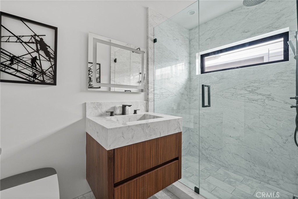 400 Heliotrope Property Photo 25