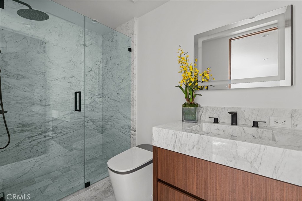 400 Heliotrope Property Photo 28