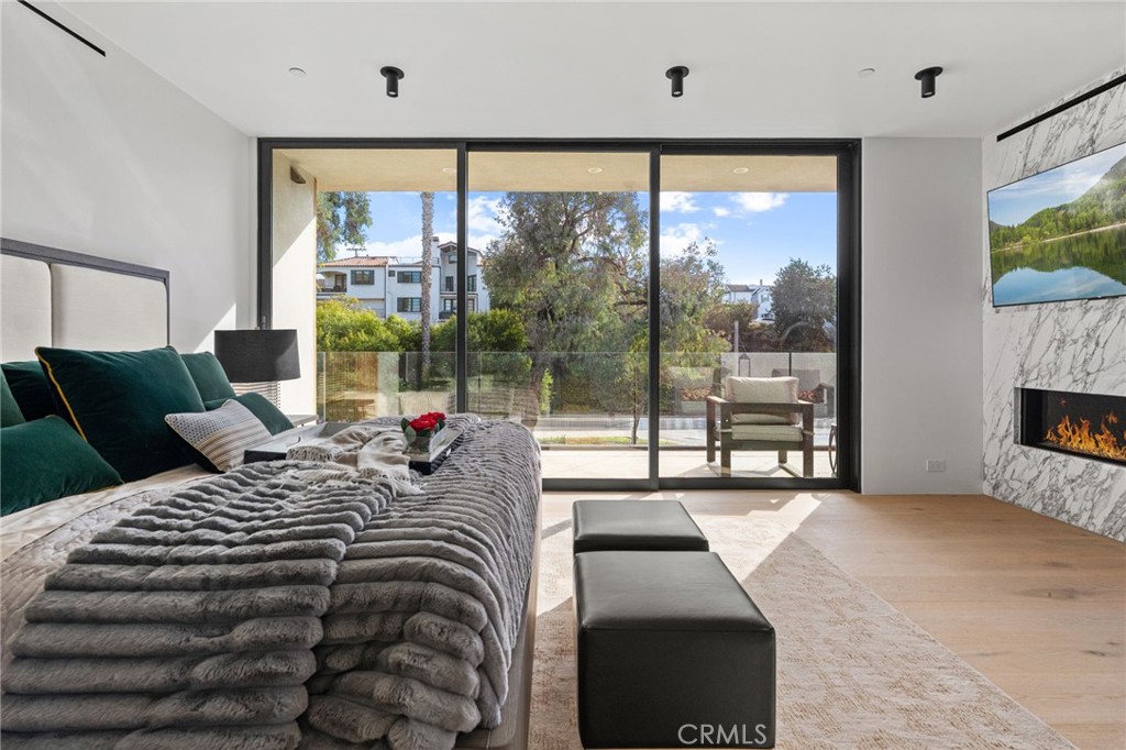 400 Heliotrope Property Photo 32