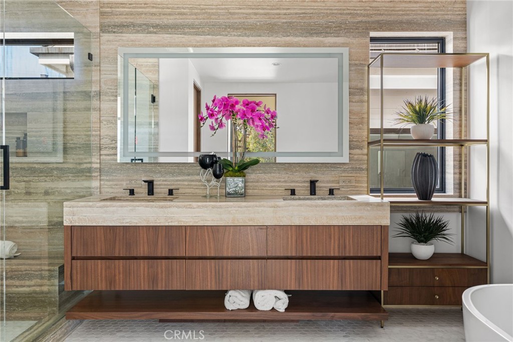 400 Heliotrope Property Photo 33
